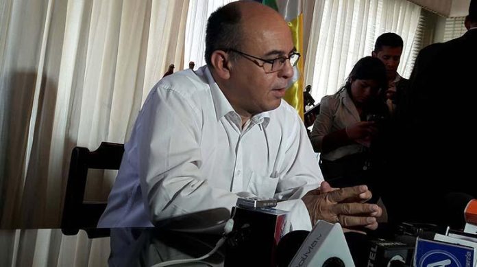 francisco-velasquez-gago-bolivia-ministerio-de-defensa-deja-sin-efecto-requisito-de-examen-de-vih-y-pide-disculpas-los-tiempos