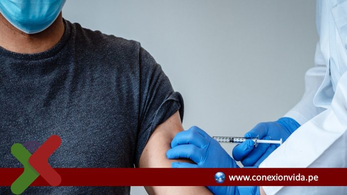 Se recomienda la vacuna frente a la COVID-19 a personas con VIH con independencia del recuento de CD4 y la carga viral