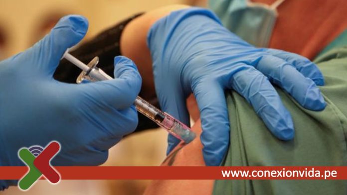 PERSONAS CON VIH SE VACUNARÁN CONTRA LA COVID 19 - CONEXION VIDA