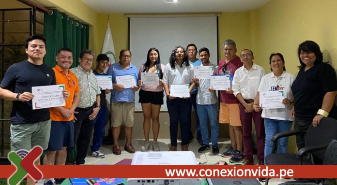 Conexión Vida comparte su experiencia periodística con comunicadores, activistas y líderes